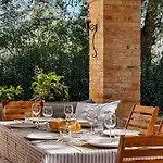 Villa In The Sibillini Mountains, Pool & Privacy By Host Hero Sant'Angelo in Pontano