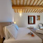 Villa In The Sibillini Mountains, Pool & Privacy By Host Hero Sant'Angelo in Pontano