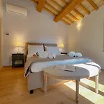 In The Sibillini Mountains, Pool & Privacy By Host Hero Villa Sant'Angelo in Pontano
