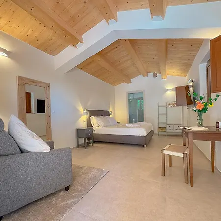 In The Sibillini Mountains, Pool & Privacy By Host Hero Willa Sant'Angelo in Pontano