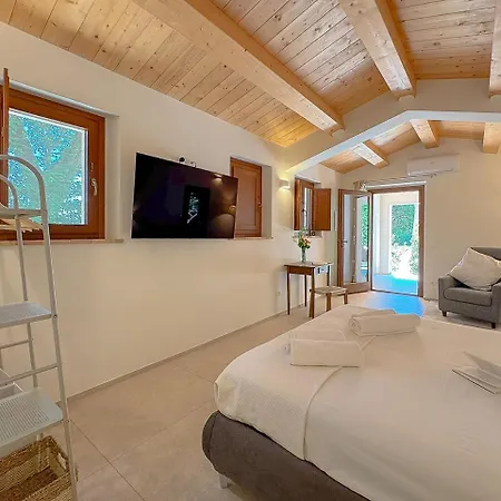 In The Sibillini Mountains, Pool & Privacy By Host Hero Willa